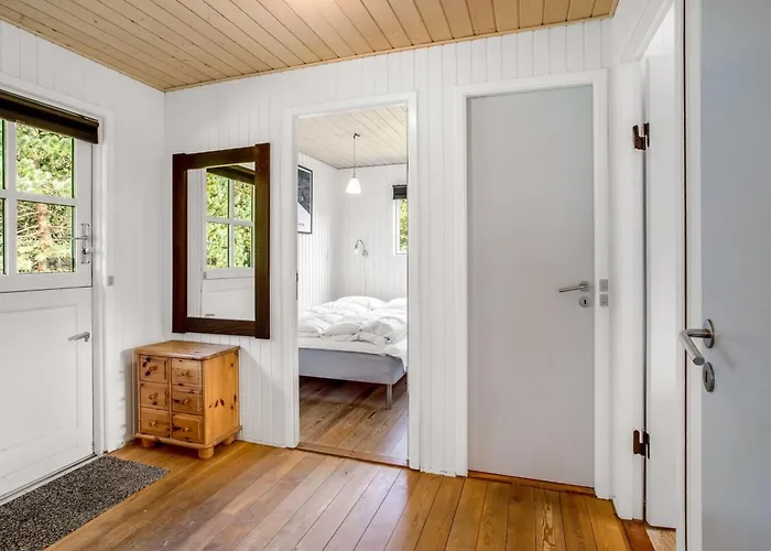 Aurel - 750m From The Sea By Interhome *