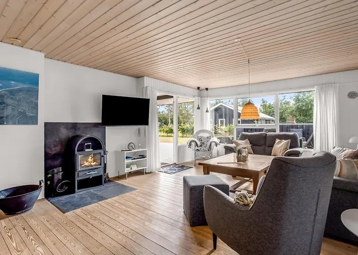 Aurel - 750m From The Sea By Interhome Vakantiehuis